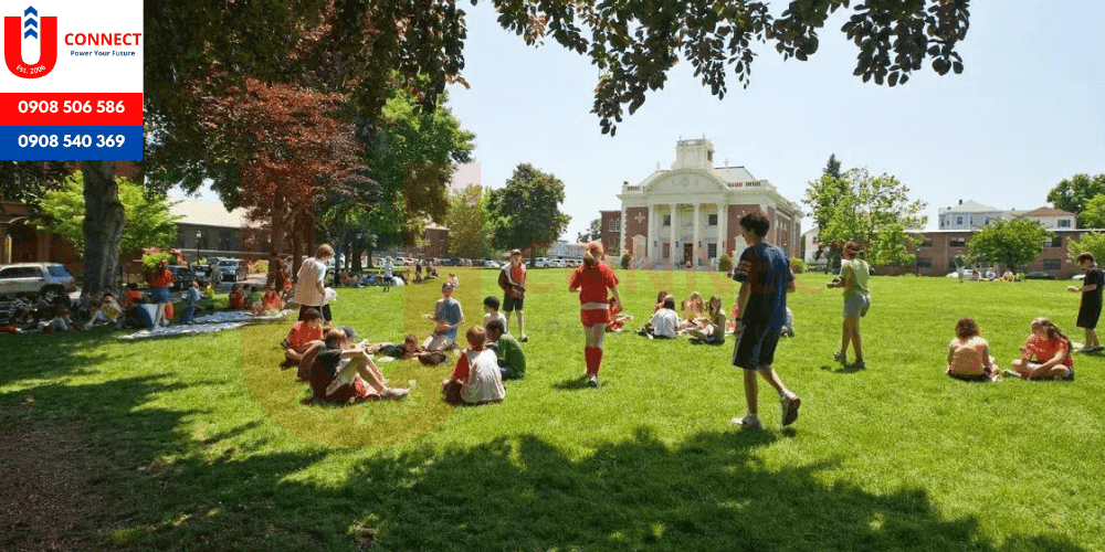 Trung học Worcester Academy, bang Massachusetts, Mỹ